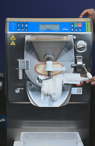 gelato con la macchina Maestro Carpigiani